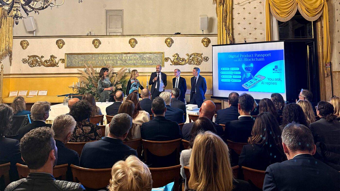 Massimo Morbiato ritira il premio Luca Ometto a Padova per l'intelligenza artificiale